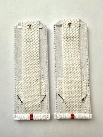 Погоны МО РВиА белые звание Младший Лейтенант Картон