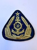 Кокарда яхтсмена в центре якорь с колесом машинная вышивка, цвет синий