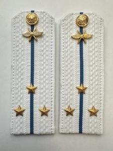 Погоны ВКС ВВС с фурнитурой белые Старший Лейтенант КАРТОН