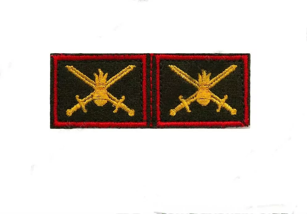 Эмблема петличная Сухопутных войск с красным кантом на липучке