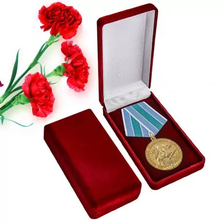 Медаль "За оборону Советского Заполярья. За нашу Советскую Родину" в подарочном футляре №613 (375)