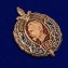 Юбилейный знак "100 лет ВЧК-ФСБ" в нарядном футляре с покрытием из флока