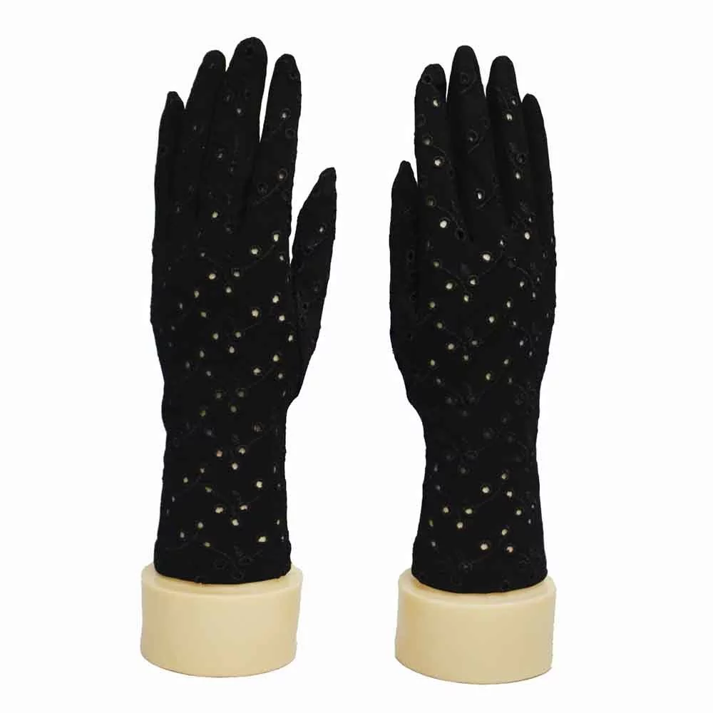 Женские перчатки ажурные с выбитыми листочками цвет черный
