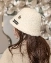 Шапка котелок женская шляпка осенняя зимняя цвет молочный