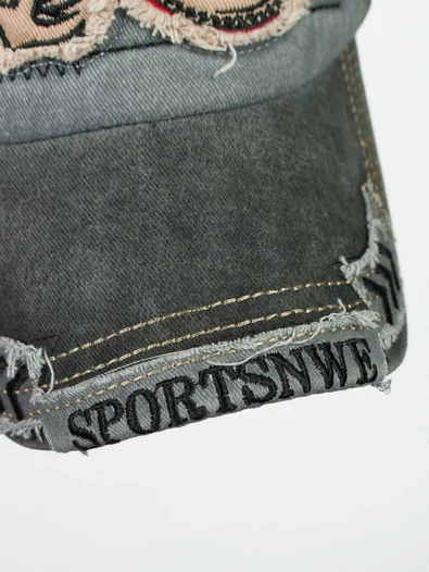 Бейсболка потертая Акула цвет черно-серый