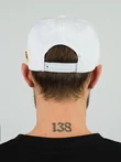 Бейсболка летняя с прямым козырьком Snapback с нашивкой Кеды цвет белый