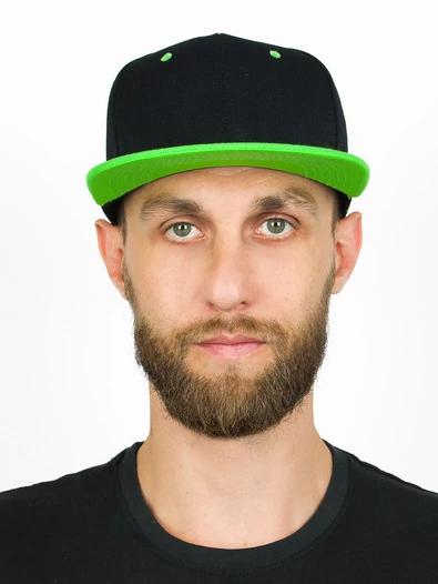 Бейсболка летняя с прямым козырьком Snapback цвет черный с зеленым козырьком