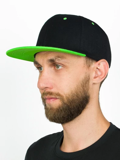 Бейсболка летняя с прямым козырьком Snapback цвет черный с зеленым козырьком